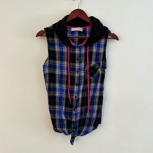No Boundaries Women’s Plaid Hooded Tank Top Size Medium